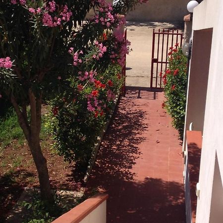 Appartamento Con Veranda Primo Piano 瑞塔尼 外观 照片