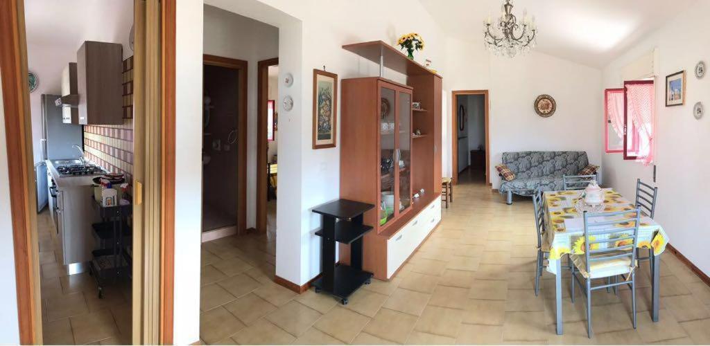 Appartamento Con Veranda Primo Piano 瑞塔尼 外观 照片